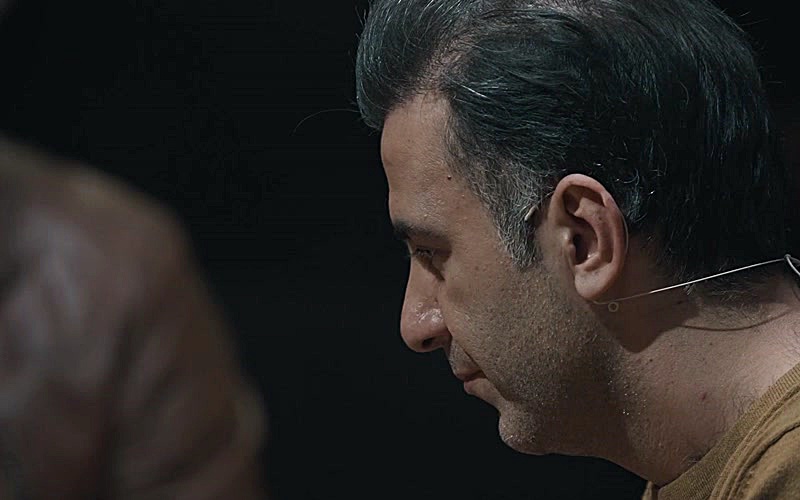 Guess Which Hand S01E05