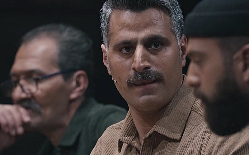 Guess Which Hand S01E10