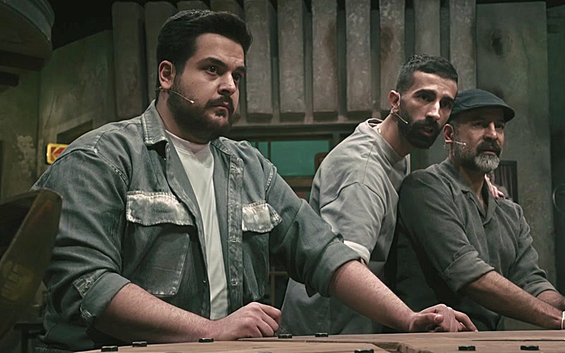 Guess Which Hand 2 S01E01