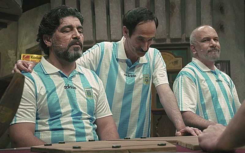 Guess Which Hand 2 S01E03