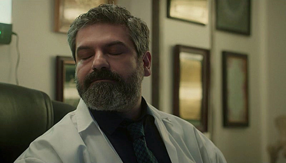Notorious S01E01